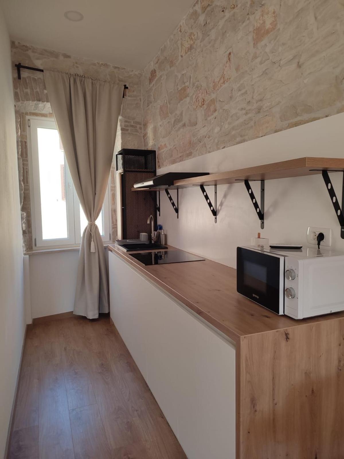 Central Studio Apartment Pula Exterior foto
